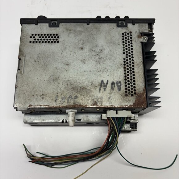 98-02 Chevy Suburban LS Z-71 1500 Series AM/FM CD Radio OEM Delco Electronics - Picture 14 of 15